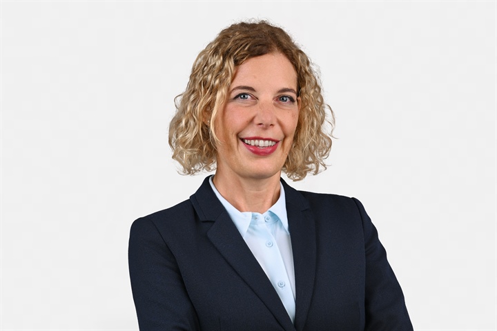 Portraitbild von Bettina Degen