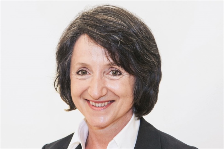 Portraitbild von Eva Füssinger